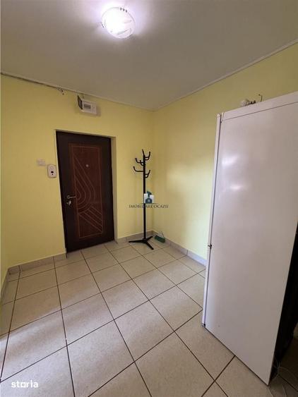 Apartament cu 2 camere semidecomandat în Apărătorii Patriei