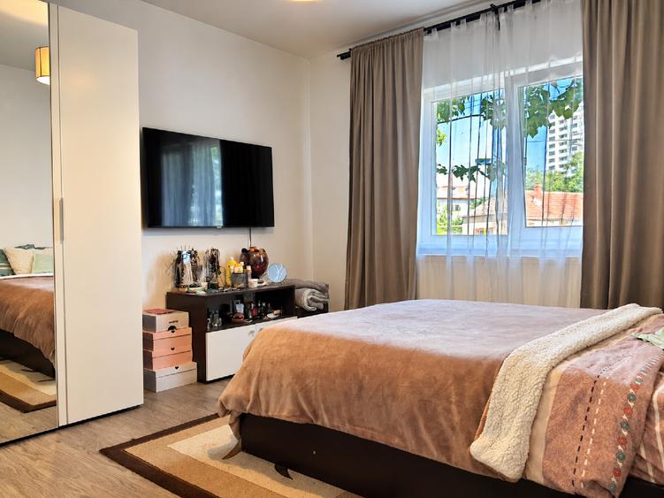Apartament cu 3 camere decomandat, mobilat în Torontalului
