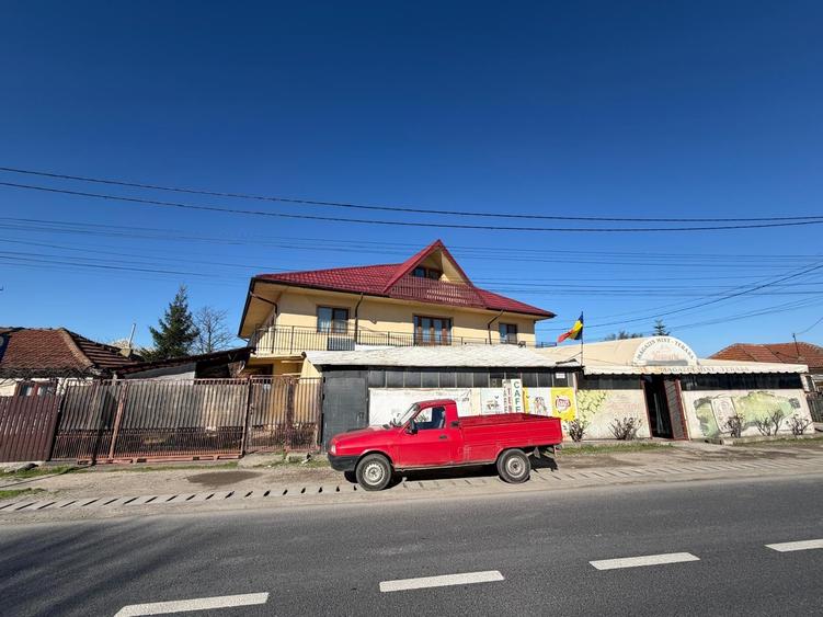 Casă individuală cu 16 camere cu Garaj în Spătaru