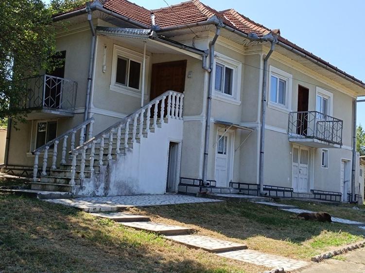 Casă cu 4 camere în Central