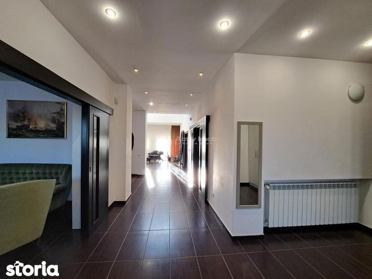 Casă cu 8 camere cu Teren 2500 Mp în Crevedia