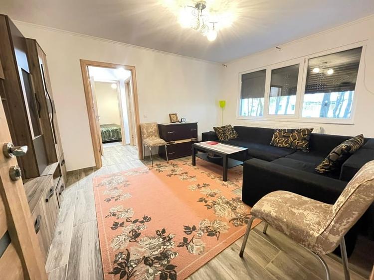 Apartament cu 2 camere semidecomandat, mobilat în Podu Roș