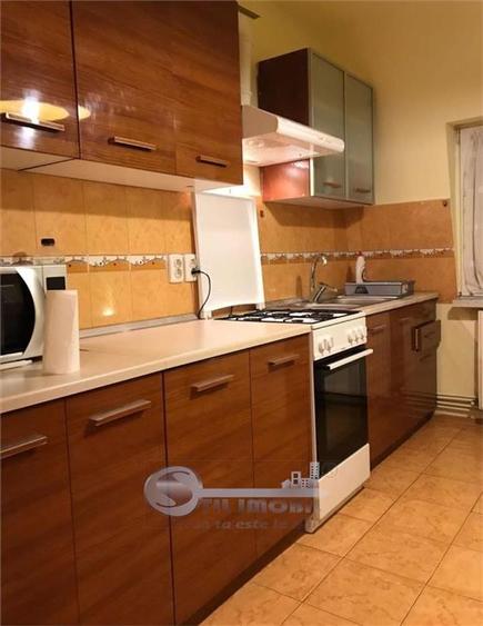 Apartament cu 4 camere decomandat în Nicolina