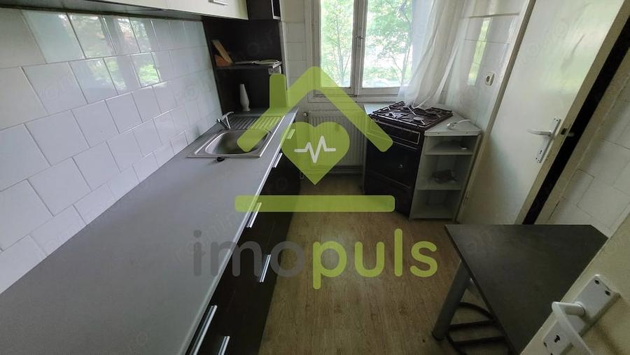 Apartament cu 3 camere semidecomandat în Favorit