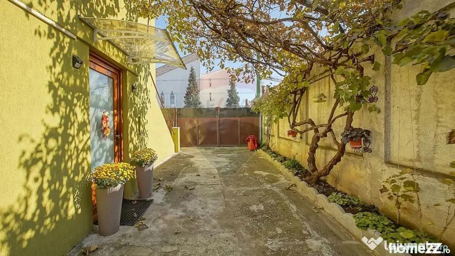 Apartament cu 2 camere decomandat în 13 Decembrie