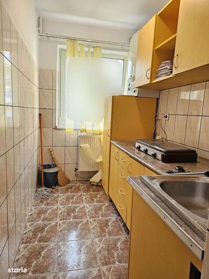 2 camere, zona Smirodava, etaj intermediar, termopan, izolat exterior - 4