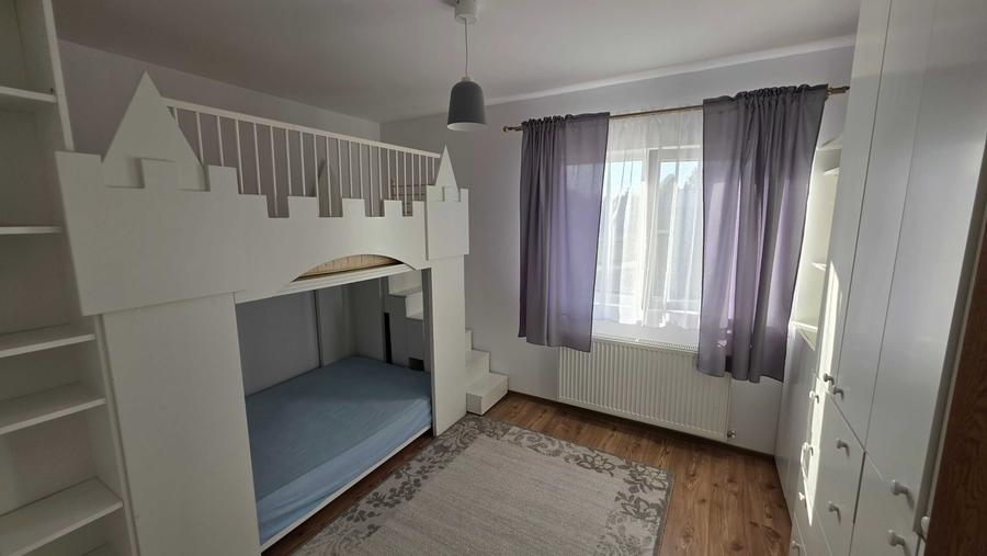 Apartament cu 3 camere decomandat în Triaj