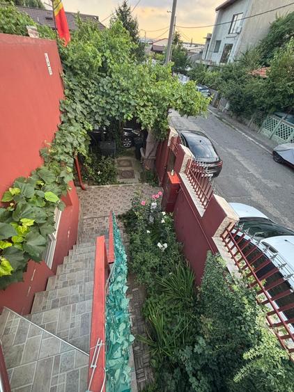 Vila de vanzare cu 2 apartamente individuale in Cartierul 23-metrou Republica - 25