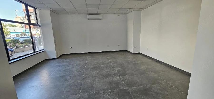 Spațiu comercial, de 98 mp, în Poarta 6