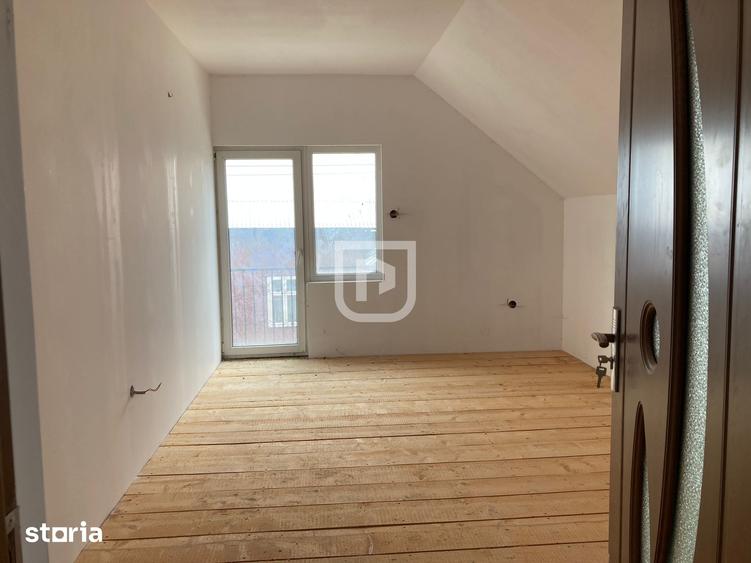Casă cu 5 camere cu Teren 1330 Mp în Central