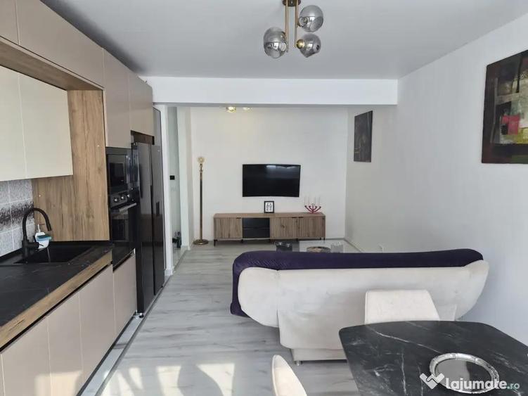 Apartament cu 3 camere decomandat, mobilat în Central