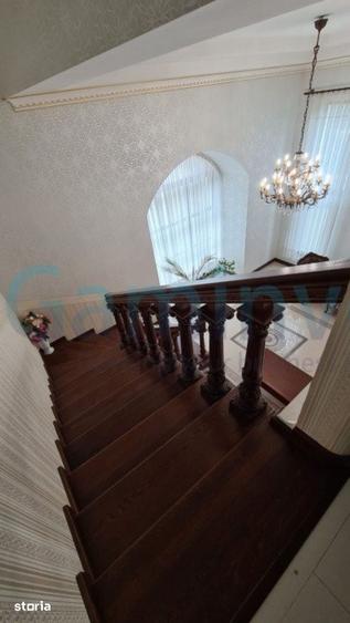 Casă cu 5 camere cu Teren 1800 Mp în Spitalul Județean