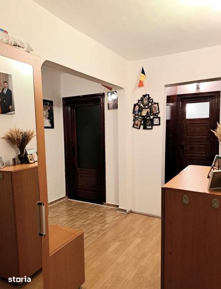 Apartament cu 4 camere decomandat în 1 Mai