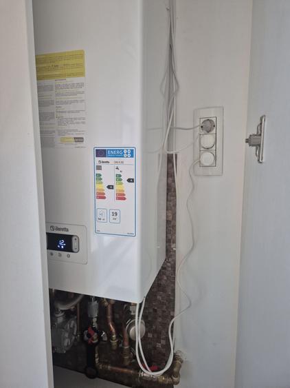 Apartament cu 3 camere decomandat în Cerneți