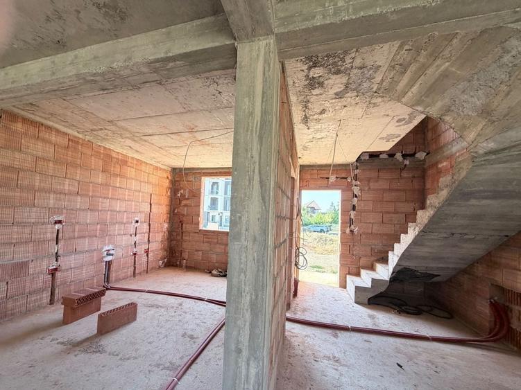 Casă individuală cu 5 camere cu Canalizare în Șagului