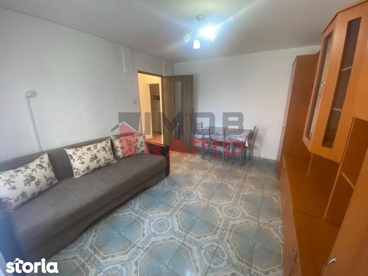 Garsonieră decomandată în Central