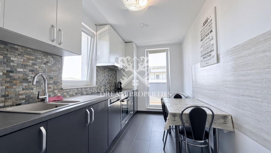 Apartament cu 3 camere semidecomandat, mobilat în Florești