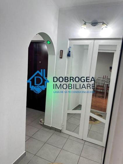 Apartament cu 2 camere decomandat, mobilat în Piața Nouă