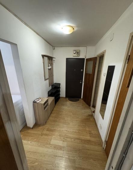 Apartament cu 3 camere decomandat, mobilat în Drumul Taberei — fotografia 3