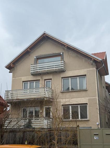 Apartament cu 4 camere, mobilat în Central