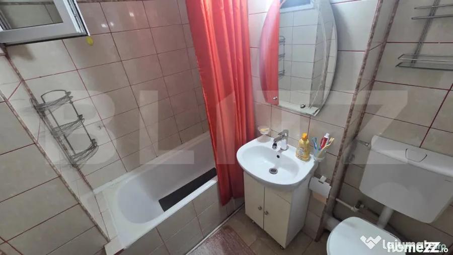 Apartament cu 2 camere decomandat în Industrială