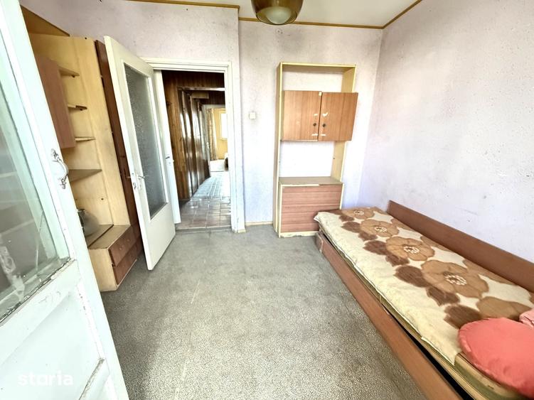 Apartament cu 3 camere decomandat în Mioriței