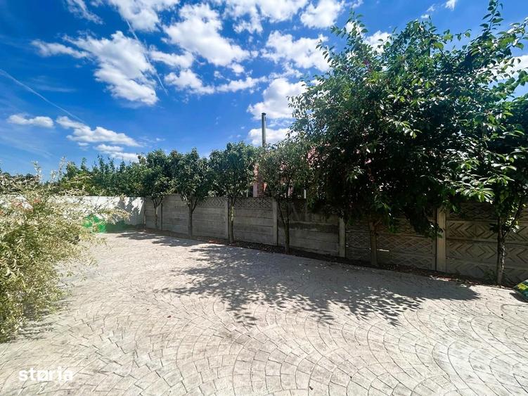 Casă cu 4 camere cu Teren 400 Mp în Utvin