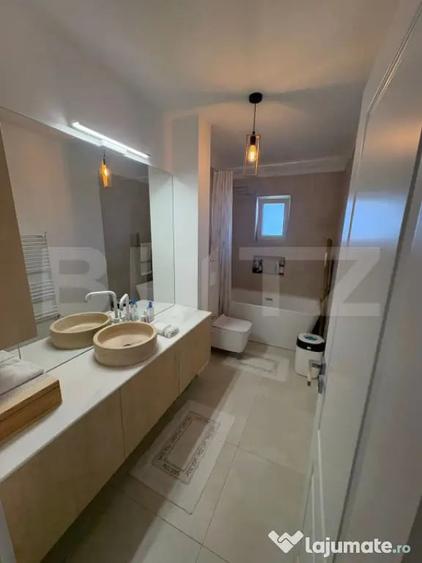 Apartament cu 4 camere semidecomandat, mobilat în Florești