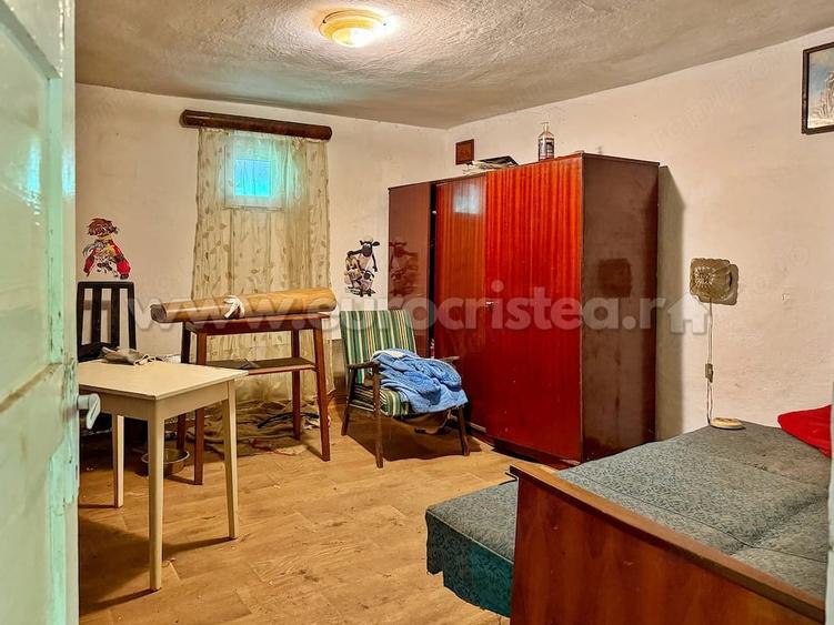 Casă cu Teren 1759 Mp în Pecineaga