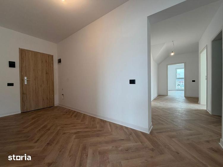 Apartament cu 4 camere în Tractorul
