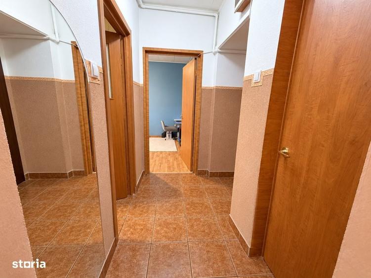 Apartament cu 3 camere în Andrei Mureșanu