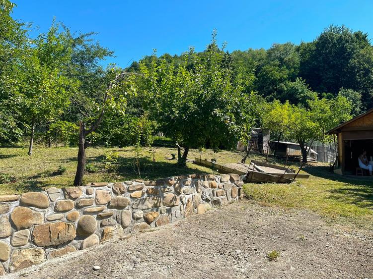 Casă individuală cu 2 camere cu Teren 1087 Mp în Telega