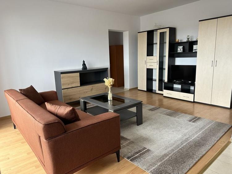 Apartament cu 2 camere decomandat în Ștrand