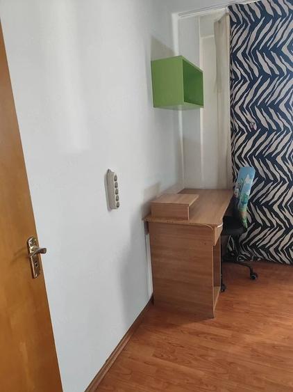 Spre inchiriere apartament 2 camere - 1