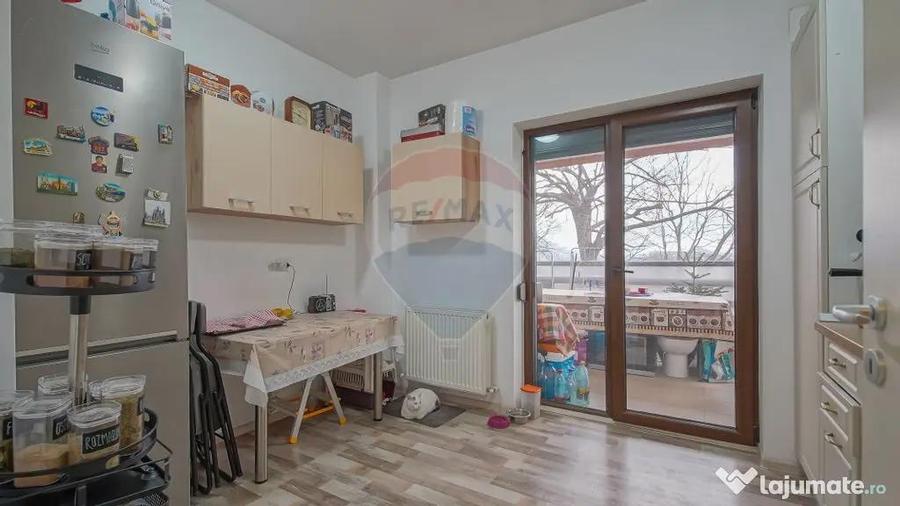 Apartament cu 3 camere decomandat în Sânpetru