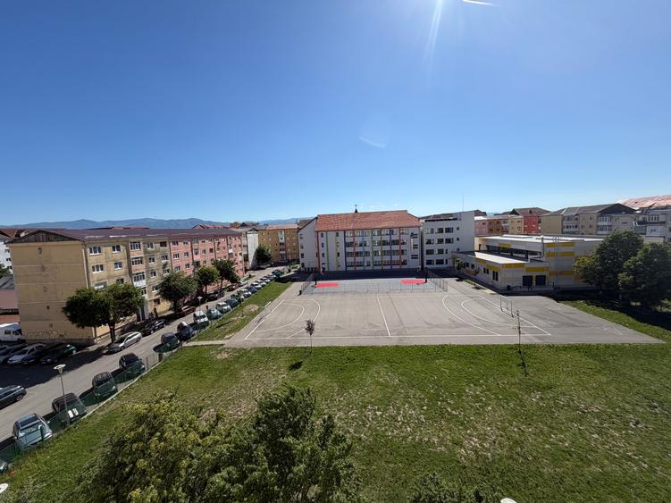 Apartament cu 3 camere decomandat în Vasile Aaron