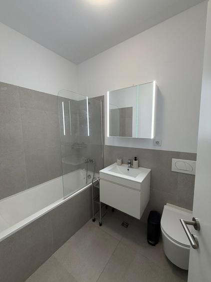 Apartament cu 2 camere semidecomandat în Baza 3