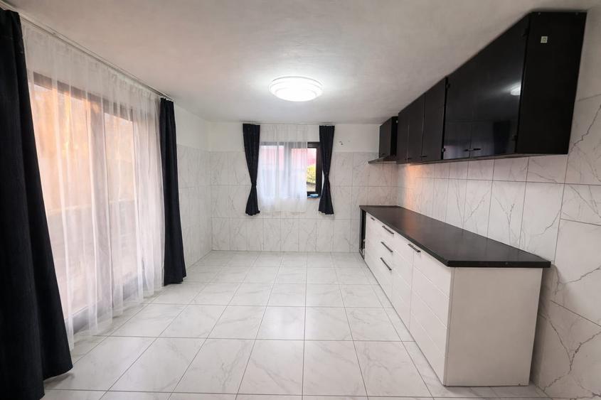 Casă cu 4 camere în Bălțești