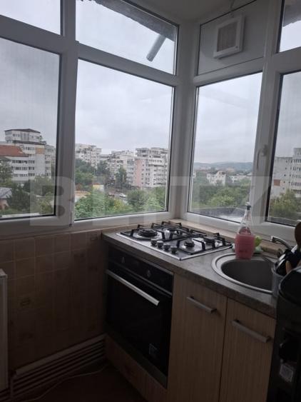 Garsonieră decomandată, mobilată în Nicolina
