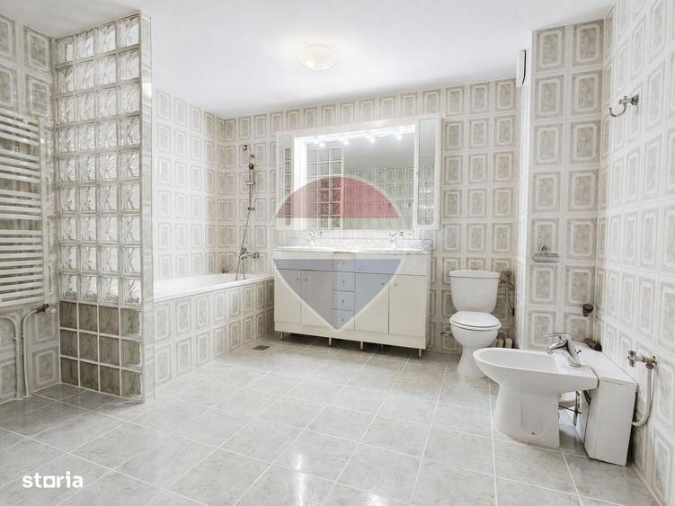 Apartament cu 3 camere în Gara de Nord