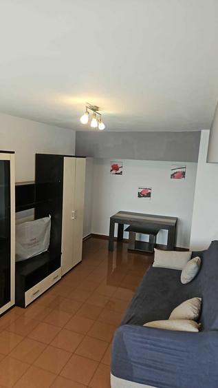 Apartament cu 2 camere semidecomandat în Ultracentral
