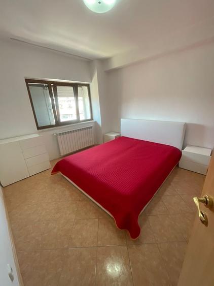 Apartament cu 2 camere decomandat, mobilat în Central