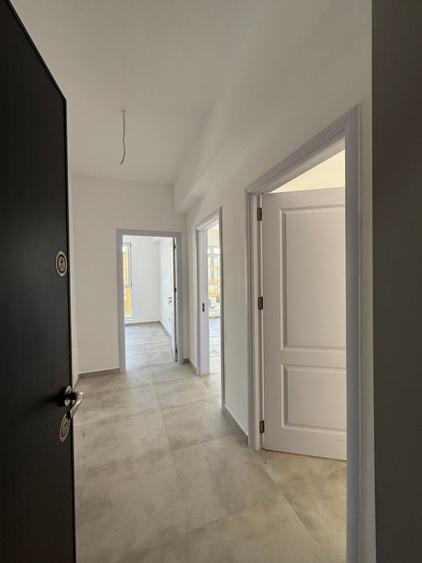 Apartament cu 3 camere semidecomandat în Theodor Pallady