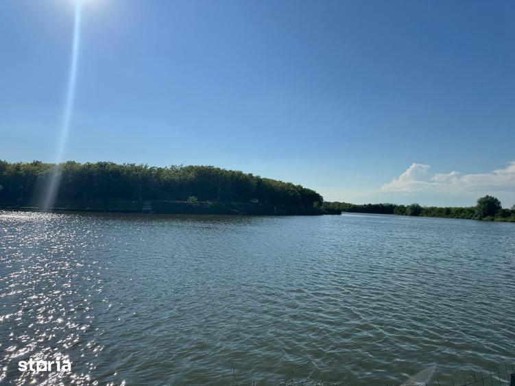 Teren de 1300 mp, în Găneasa