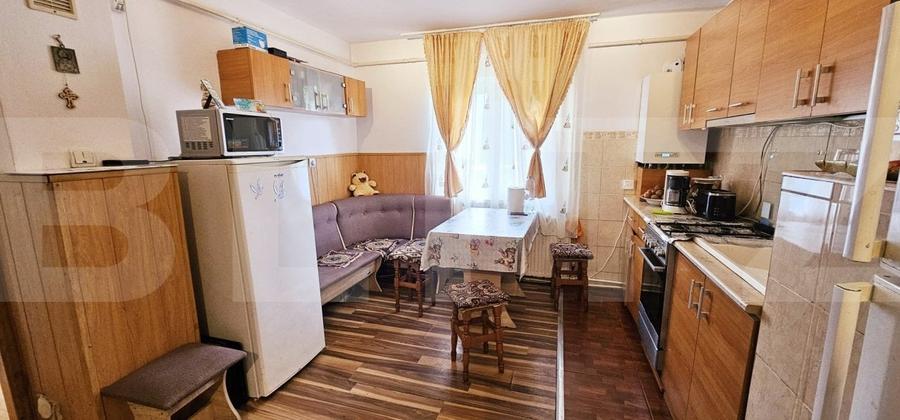 Apartament de vanzare, cu 3 camere, decomandat, 68mp, parter înalt - 2
