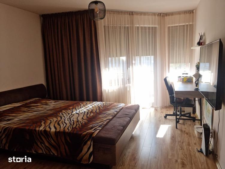 Casă cu 5 camere cu Teren 288 Mp în Central