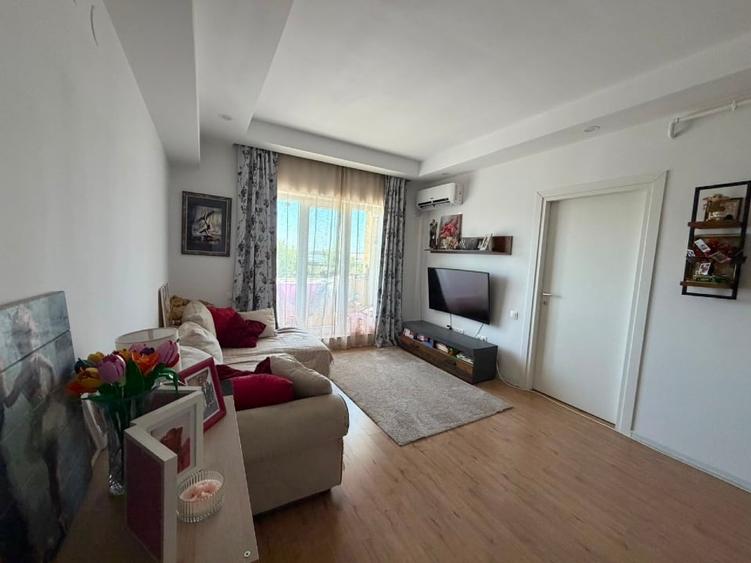 Apartament cu 2 camere semidecomandat, mobilat în Ștefăneștii de Jos