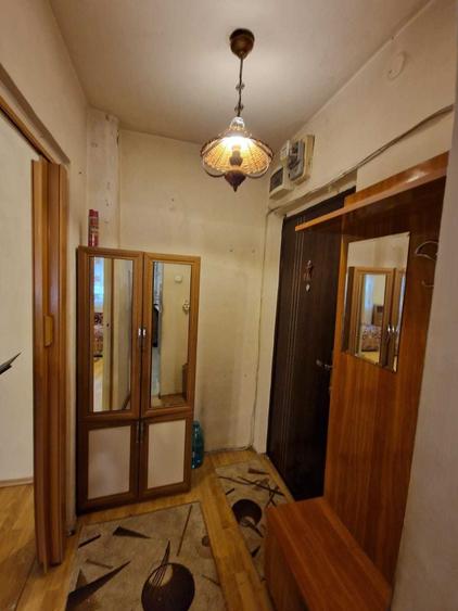 Apartament cu 2 camere semidecomandat în Florilor