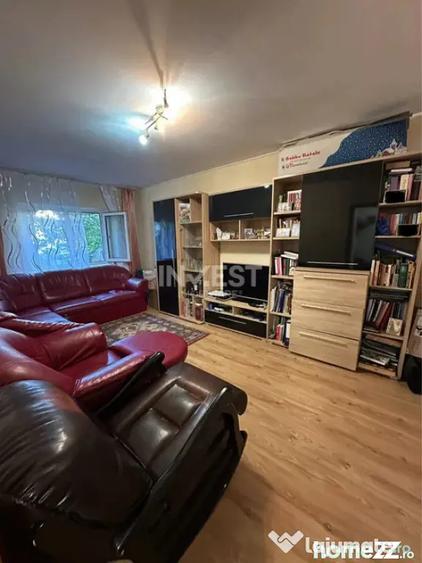 Apartament cu 3 camere decomandat în Canta