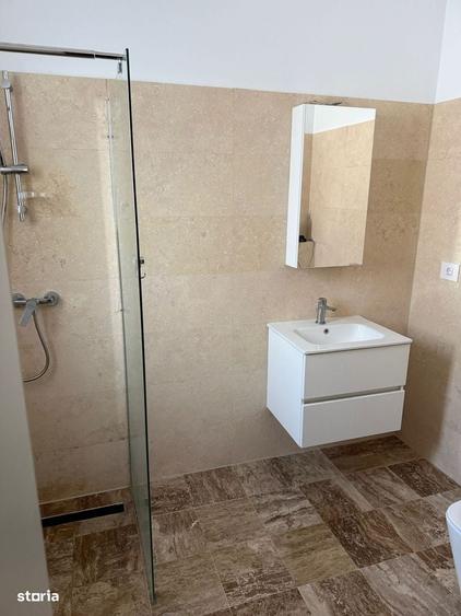 Casă cu 4 camere cu Piscina în Strejnicu